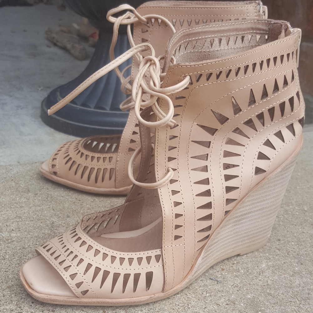 Jeffery Campbell Rodillo